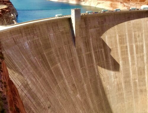 Glen Canyon Dam: A Stunning Contrast of Nature and Engineering