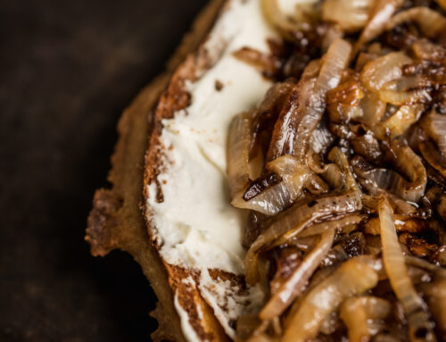 Goat Cheese & Caramelized Onion Pizzelle – Gourmet Pizza for the Dutch Oven